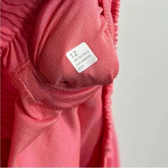 Lululemon NWT Hotty Hot High-Rise Short 2.5" Sakura Pink - Picture 7 of 9